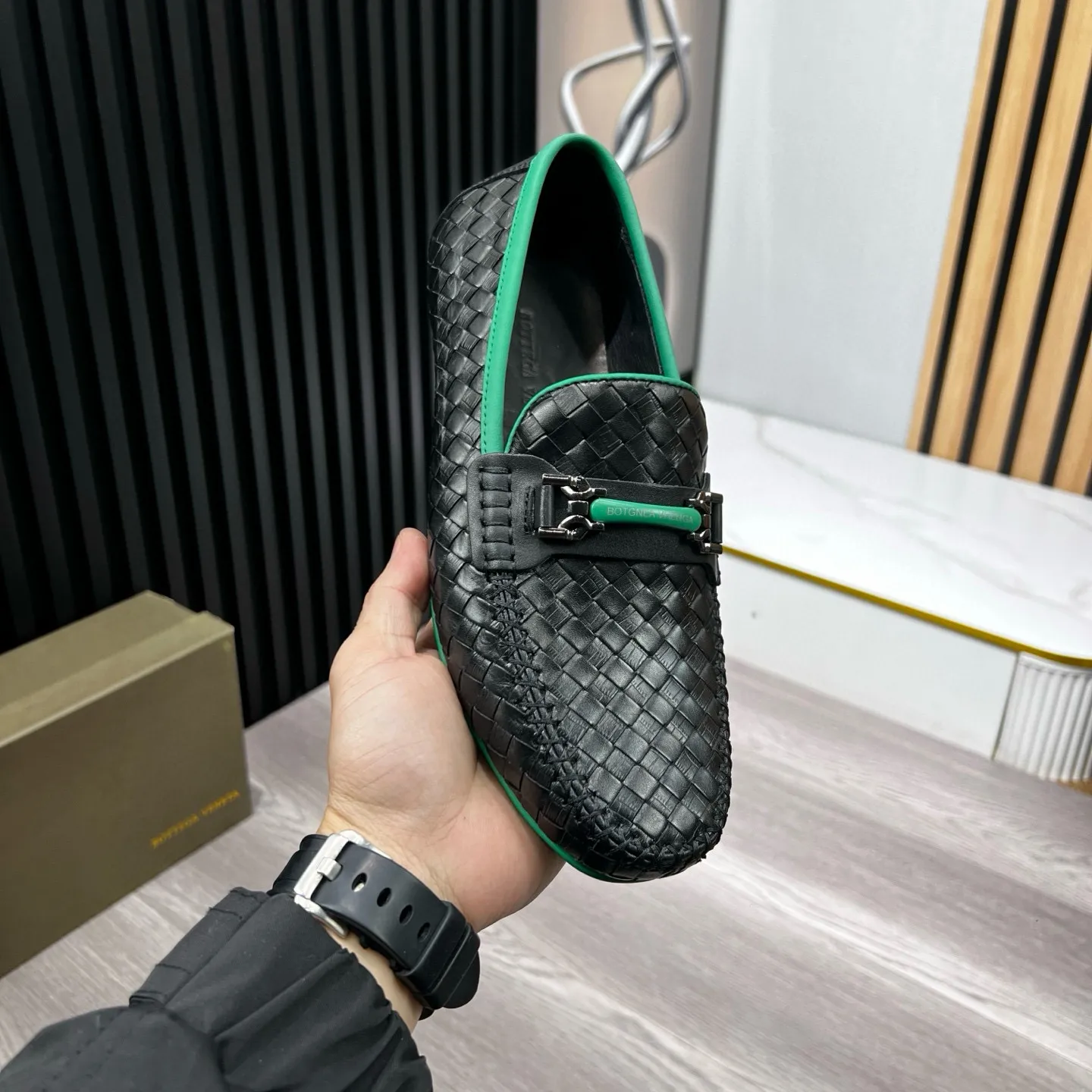 Ex-factory price 500 BV〰️Purely handmade classic men's beanie shoes👉👉driving shoes, slip-on shoes, made of imported cowhide woven from Italy, 💕water-dyed cowhide lining, 🔊original outsole, waterproof platform design, comfortable on the feet. A good choice for traveling and driving, two colors available, code number: 38-44, (45 can be customized)